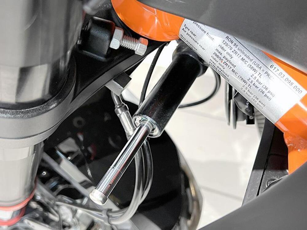 KTM 1290 Super Duke R (2020) (4)