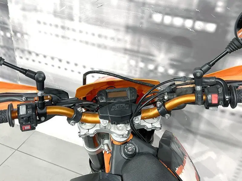 KTM 690 SMC (2008- 11) (5)