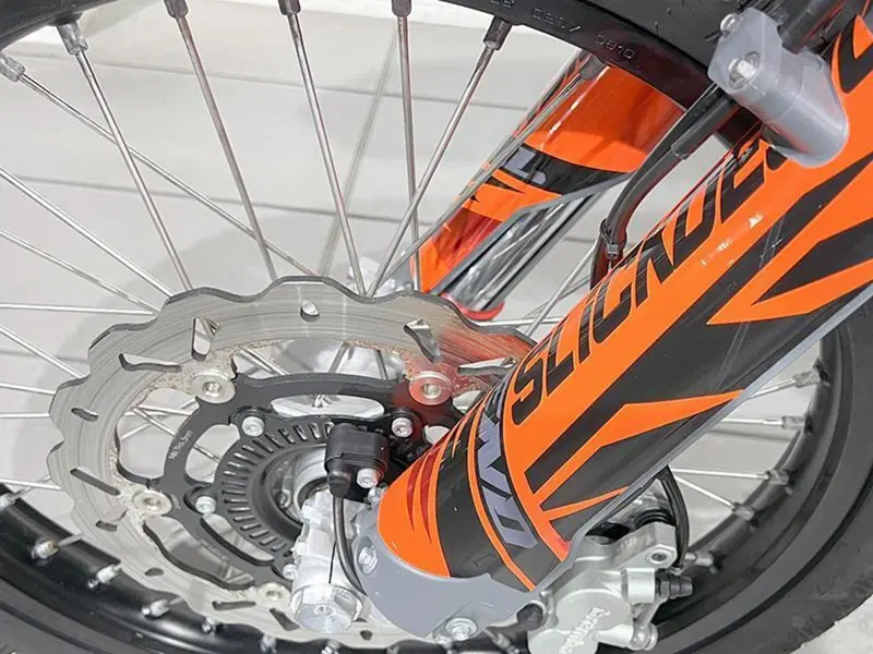 KTM 690 Enduro R (2022 - 25) (4)