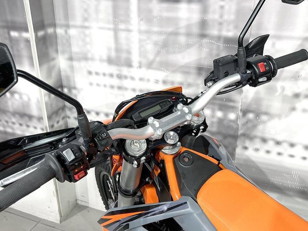 KTM 690 Enduro R (2022 - 25) (5)