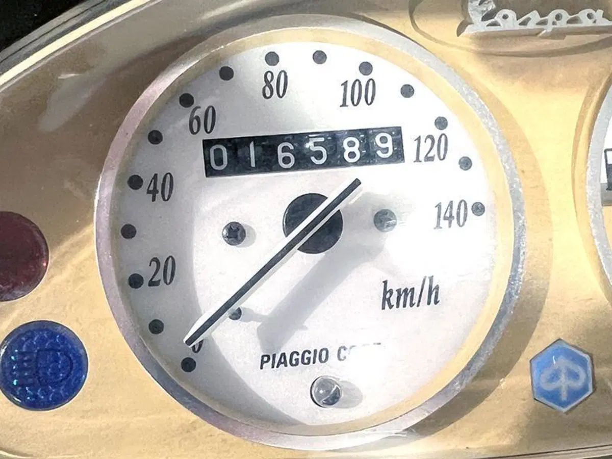 Piaggio Vespa 150 PX (1980 - 00) (4)