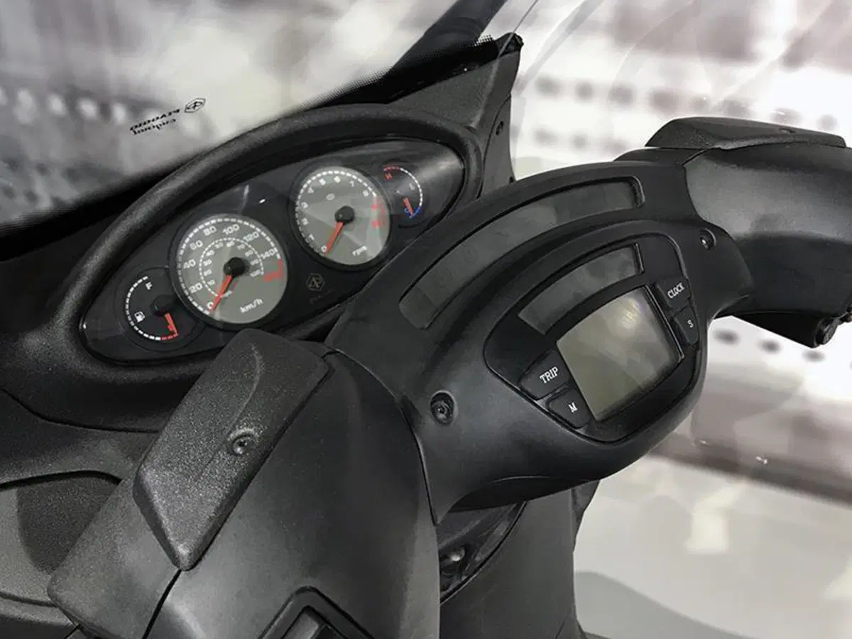 Piaggio X9 250 (2000 - 01) (5)