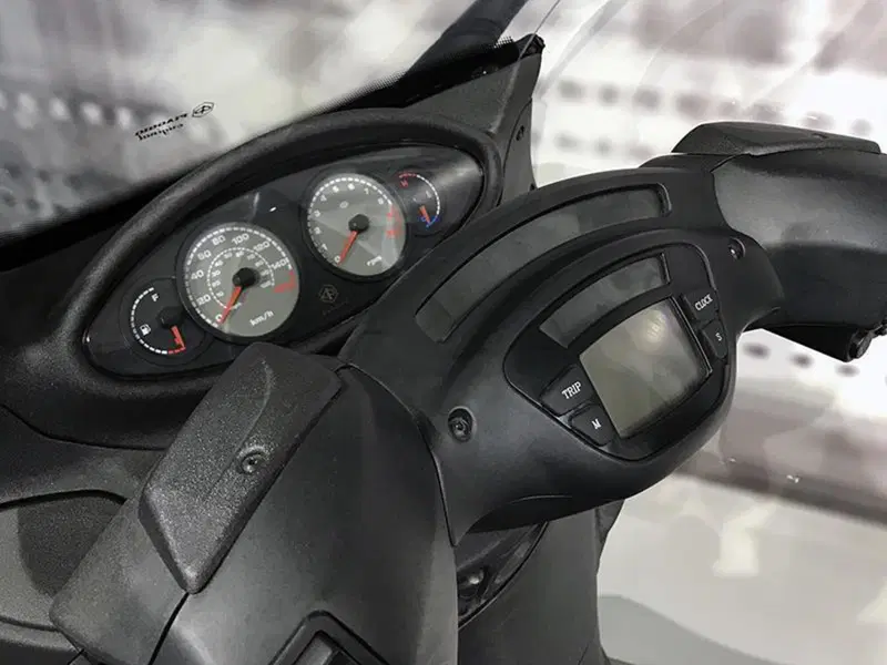 Piaggio X9 250 (2000 - 01) (5)
