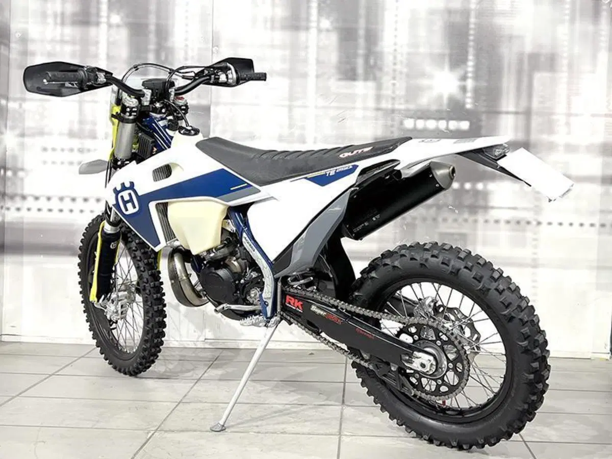 Husqvarna TE 250i (2021) (2)