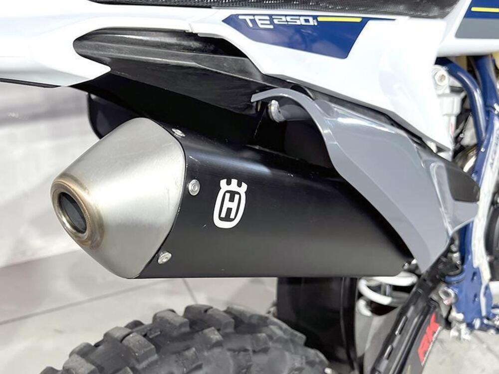Husqvarna TE 250i (2021) (3)
