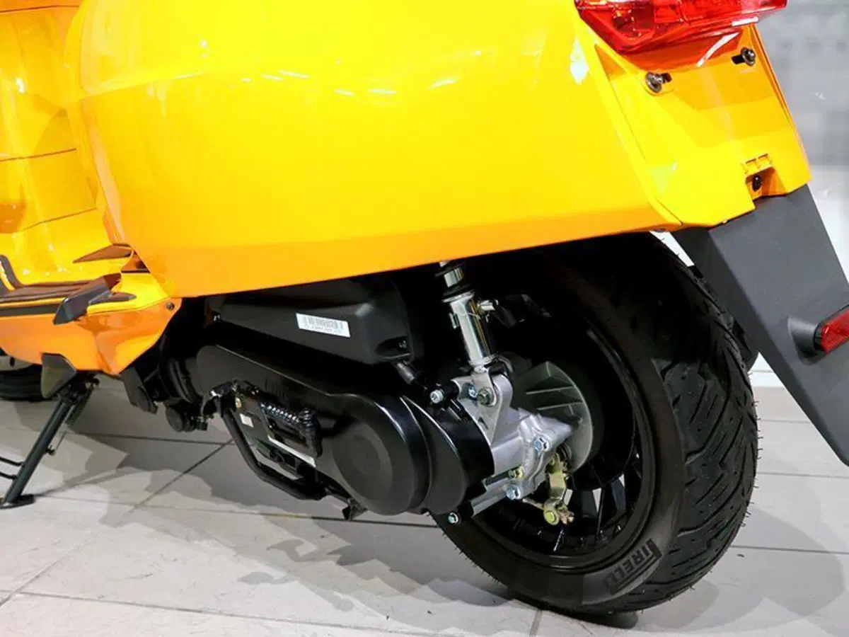 Lambretta V50 Special (2018 - 20) (5)