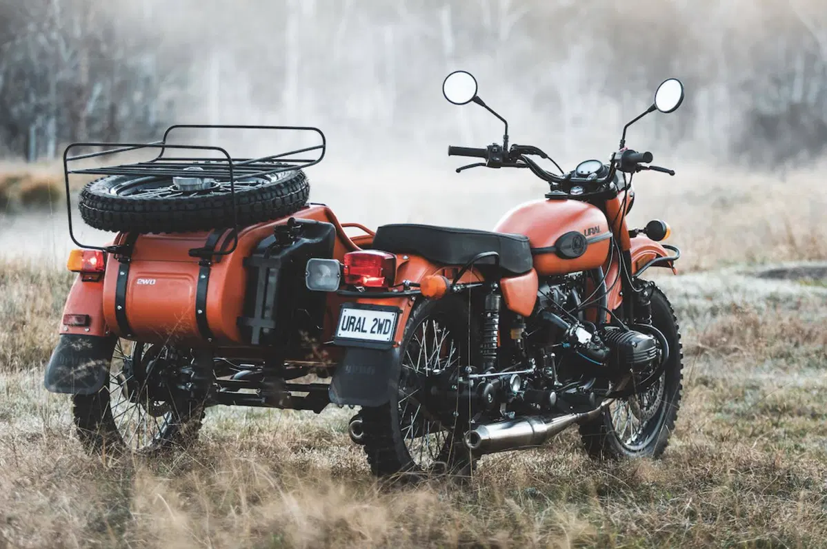 Putin regala una Ural a un motociclista dell'Alaska: quando diplomazia e marketing vanno a braccetto