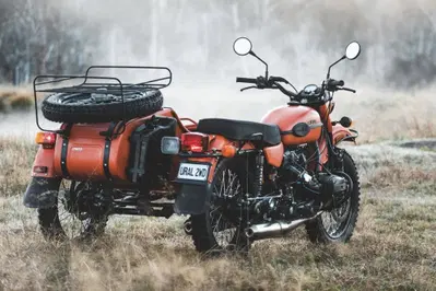 Putin regala una Ural a un motociclista dell'Alaska: quando diplomazia e marketing vanno a braccetto