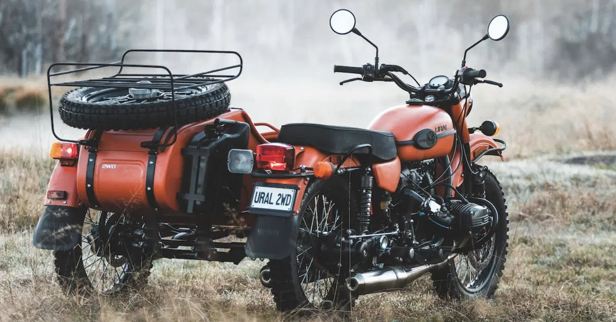 Putin regala una Ural a un motociclista dell'Alaska: quando diplomazia e marketing vanno a braccetto