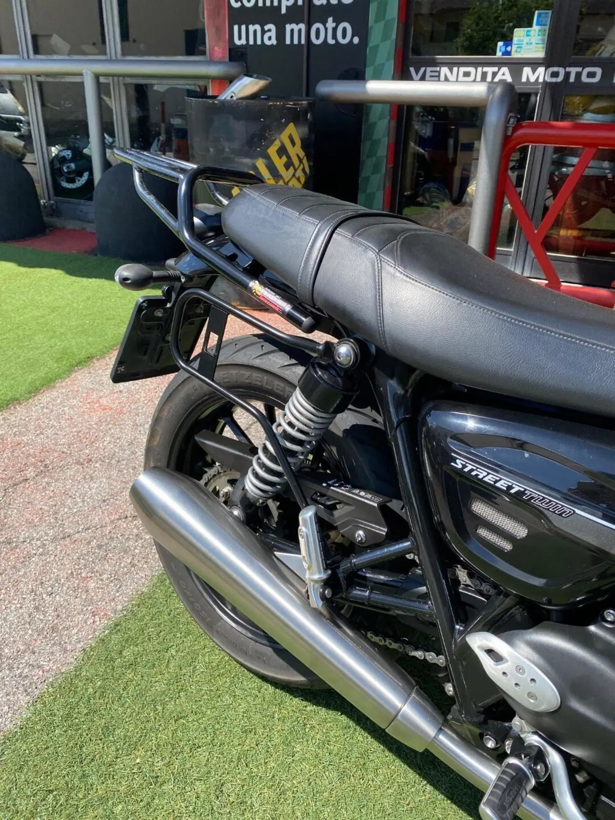 Triumph Street Twin 900 (2021 - 22) (8)
