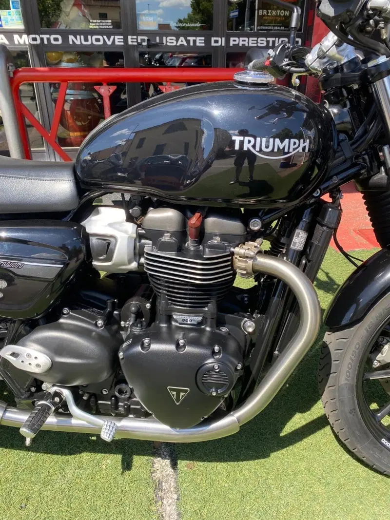 Triumph Street Twin 900 (2021 - 22) (9)
