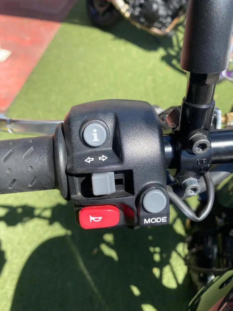 Triumph Street Twin 900 (2021 - 22) (12)