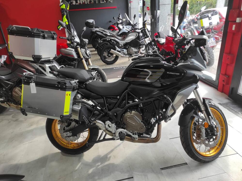 QJ Motor SRT 700 SX (2025) (2)