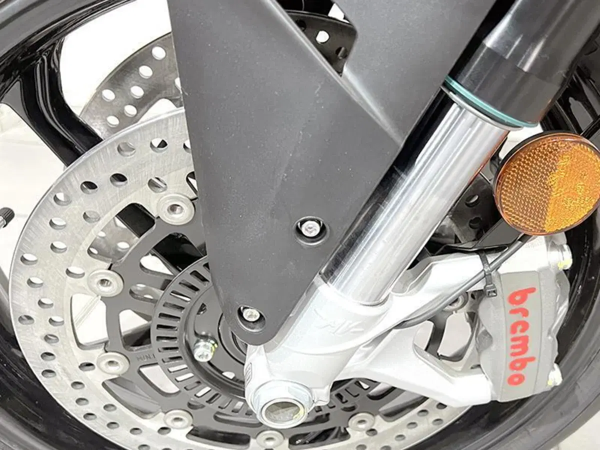 MV Agusta F3 800 Rosso (2021 - 23) (4)