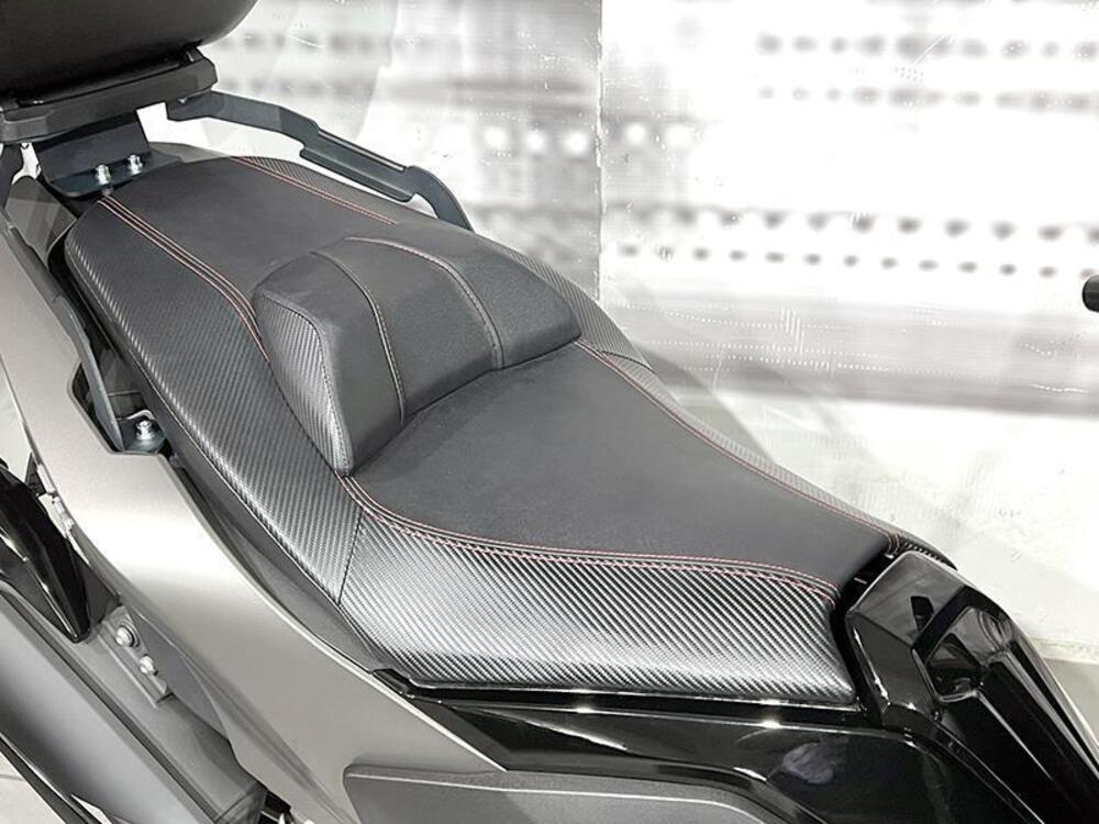 Kymco AK 550 Premium (2023 - 25) (4)