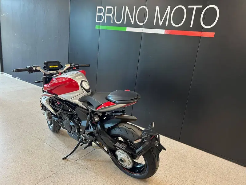 MV Agusta Brutale 801 RR Ottantesimo (2025 - 26) (3)