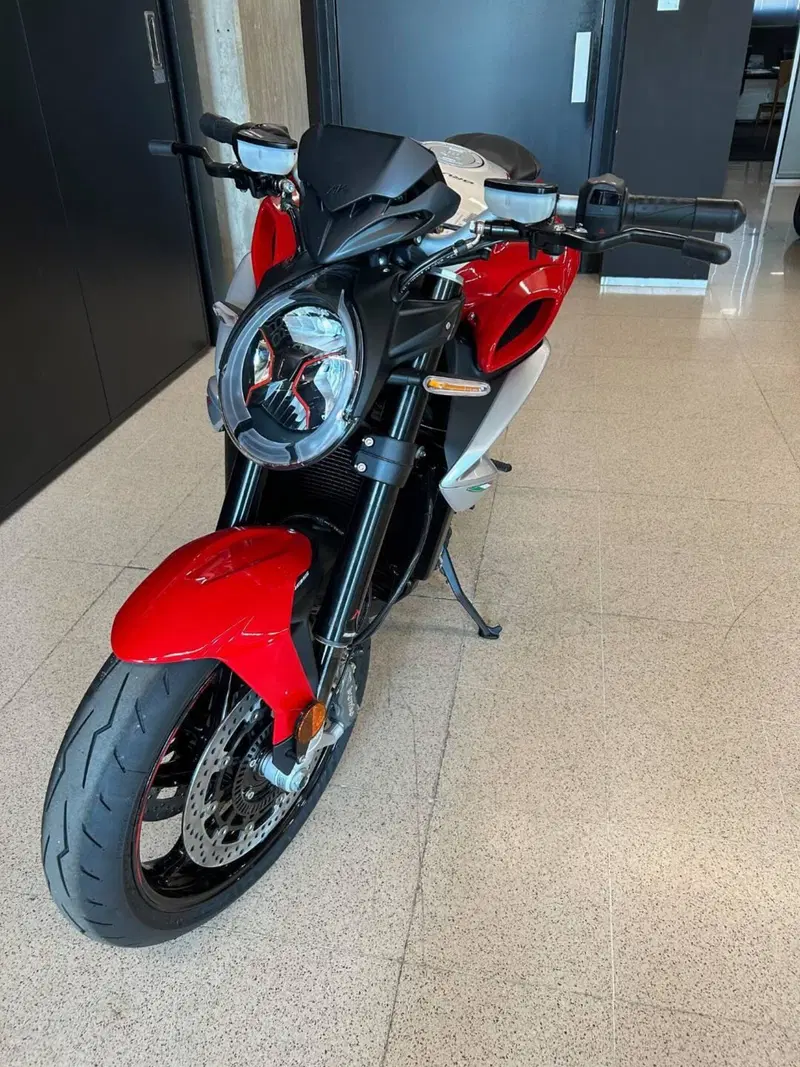 MV Agusta Brutale 801 RR Ottantesimo (2025 - 26) (4)