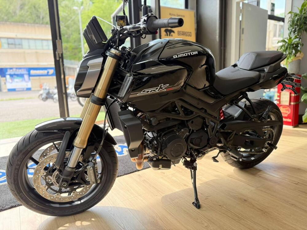 QJ Motor SRK 900 (2025) (5)