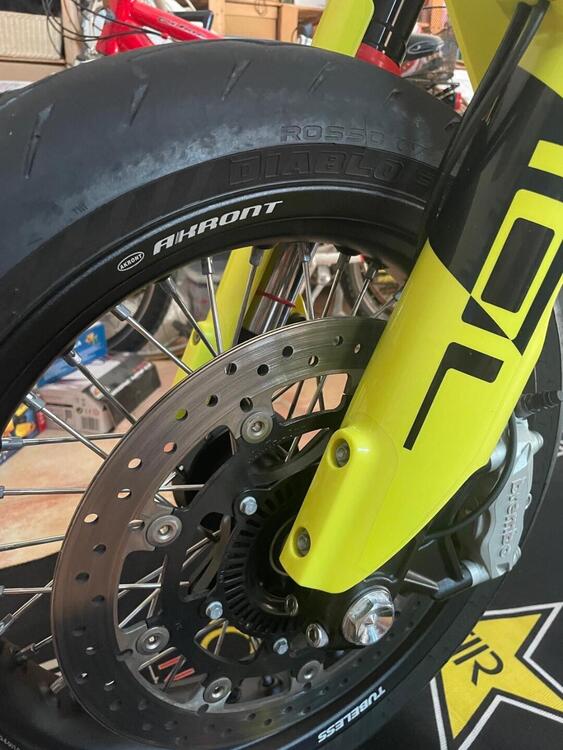 Husqvarna 701 Supermoto (2023 - 25) (4)