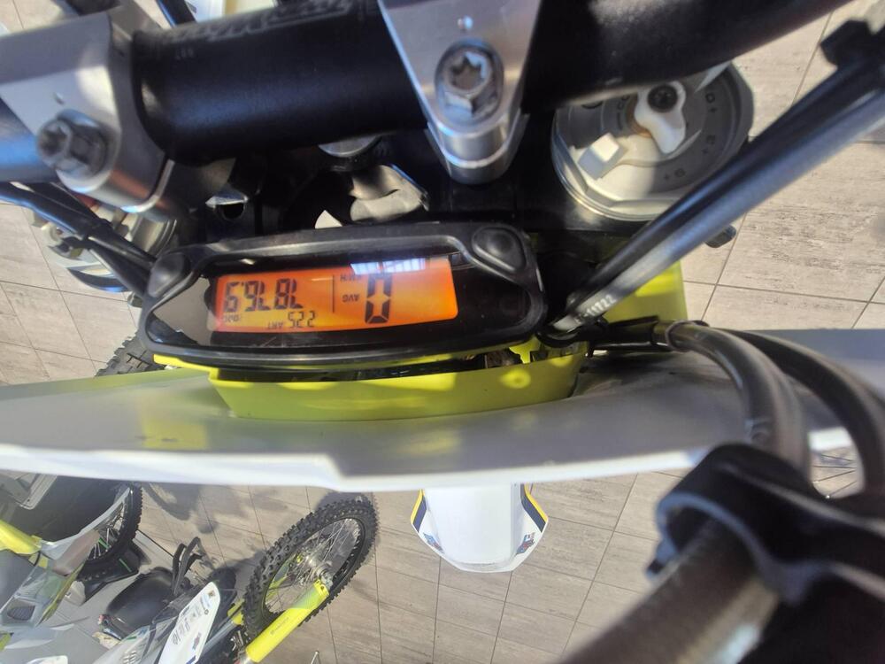 Husqvarna FE 250 (2022) (5)