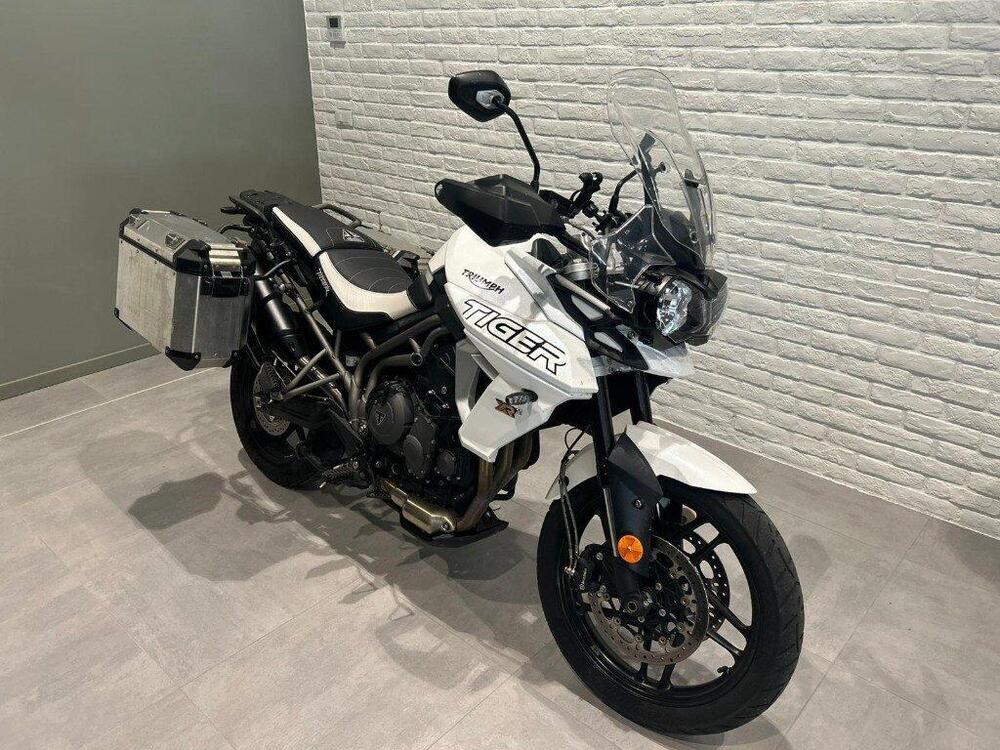 Triumph Tiger 800 XRx (2017 - 18) (2)