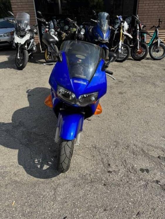 Honda VFR 800 (1998 - 01) (2)