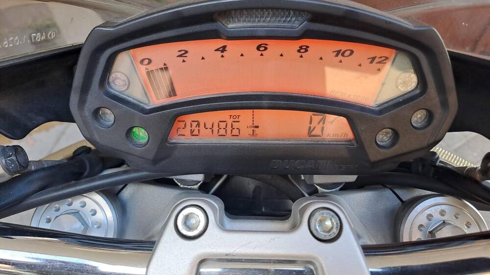 Ducati Monster 696 Plus (2007 - 14) (2)