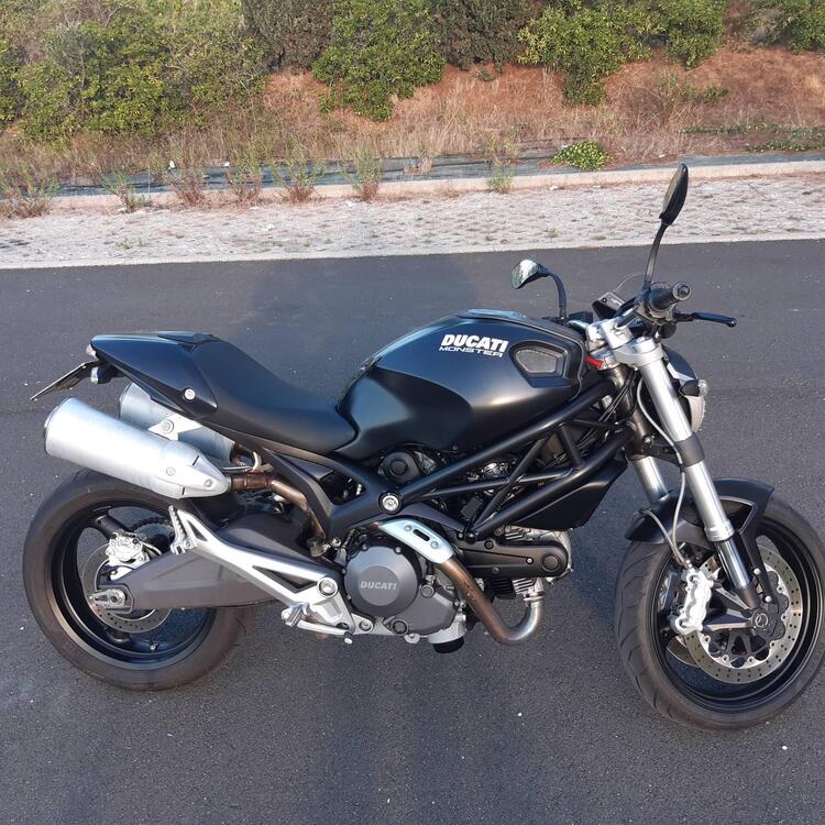 Ducati Monster 696 Plus (2007 - 14) (4)