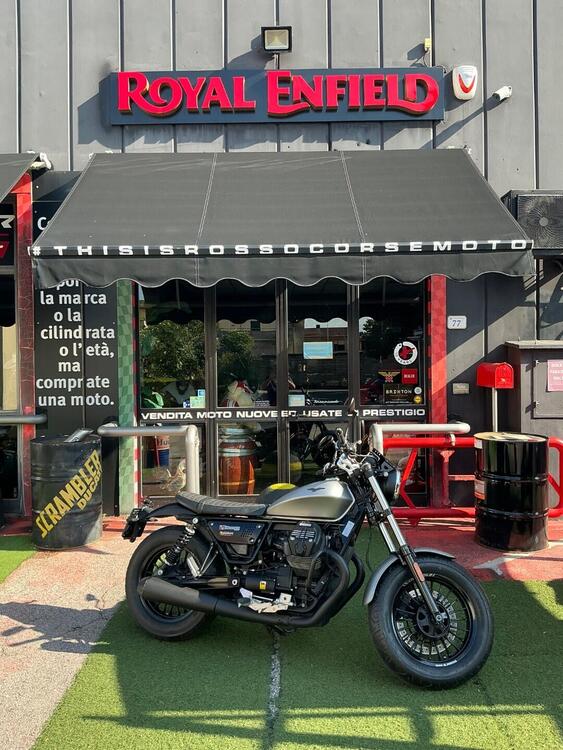 Moto Guzzi V9 Bobber (2016 - 18)