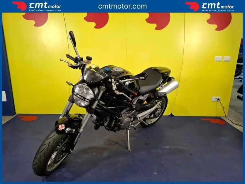 Ducati Monster 1100 (2009 -10) (4)