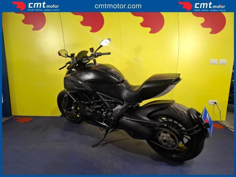 Ducati Diavel 1200 Dark (2012 - 13) (5)