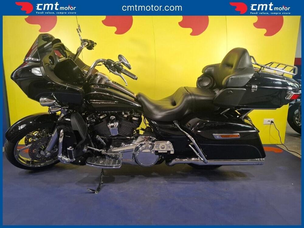 Harley-Davidson 107 Road Glide Ultra (2017 - 18) - FLTRU (2)