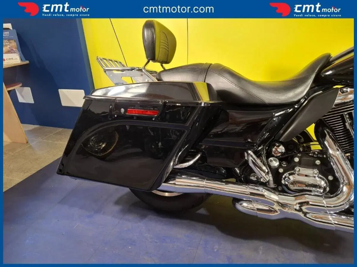 Harley-Davidson 1584 Street Glide (2008 - 10) - FLHX (3)