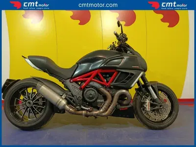 Ducati Diavel 1200 Carbon (2010 - 13) usata