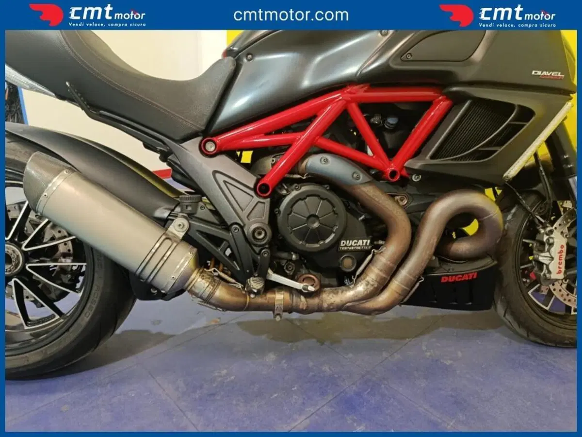 Ducati Diavel 1200 Carbon (2010 - 13) (9)