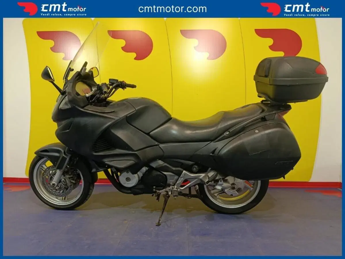 Honda Deauville 700 ABS (3)
