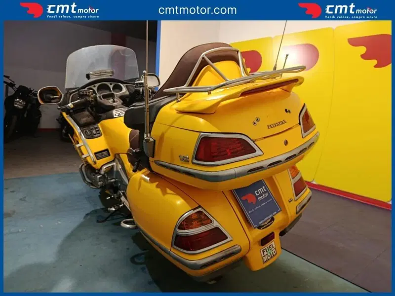 Honda GL 1800 Gold Wing (2000 - 05) (4)