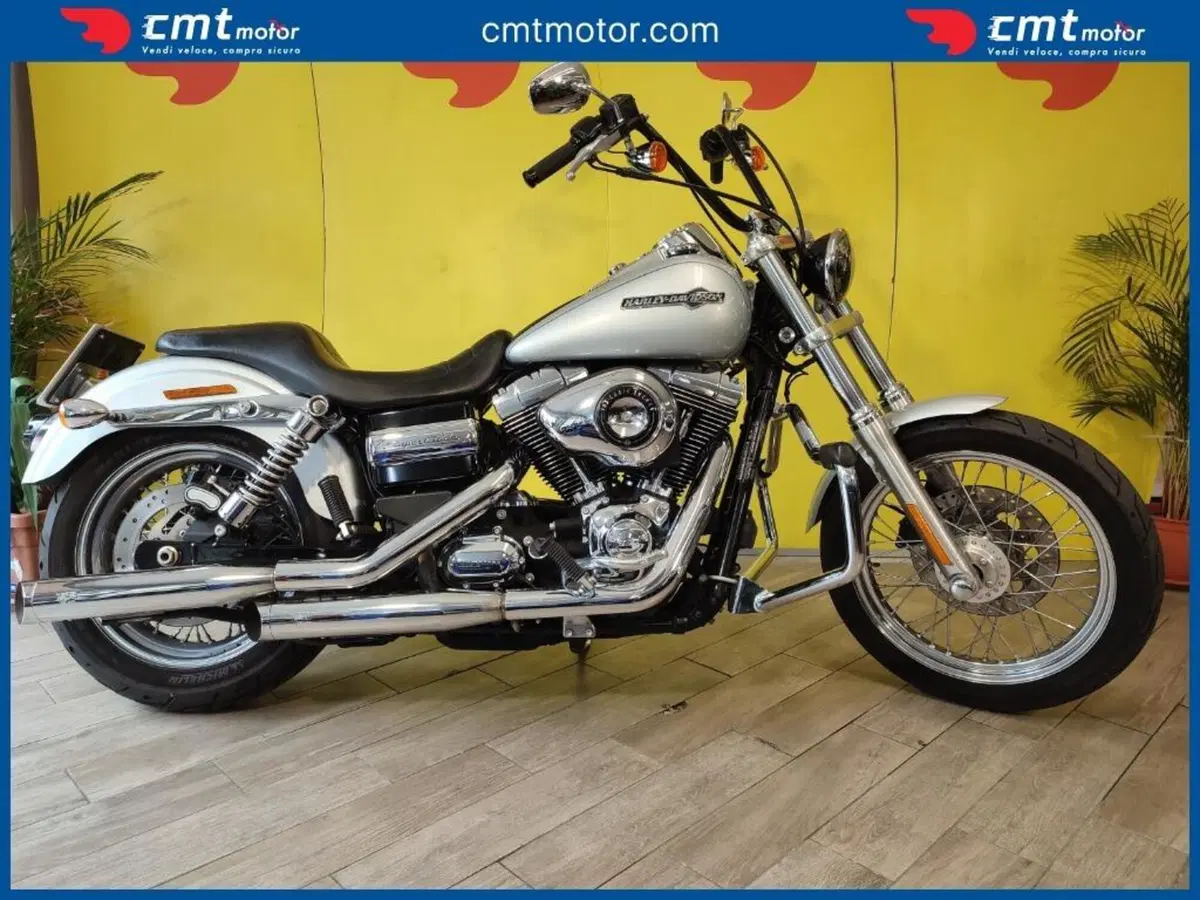 Harley-Davidson 1690 Super Glide Custom (2014) - FXDC