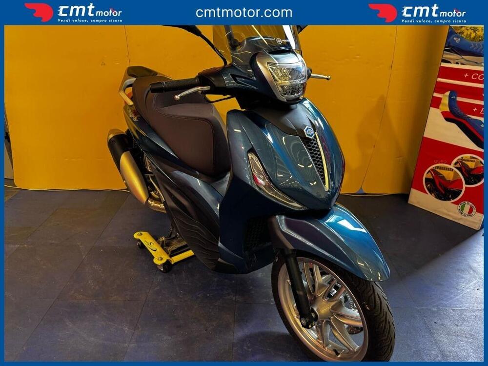 Piaggio Beverly 300 Hpe (2021) (2)