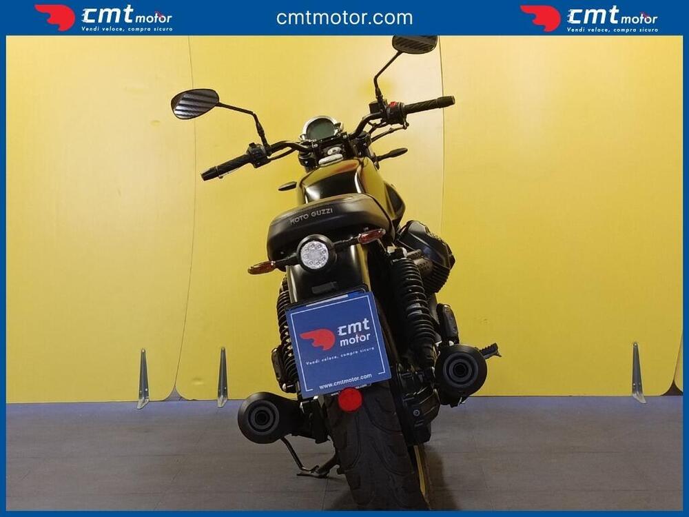 Moto Guzzi V7 Stone (2021 - 24) (4)