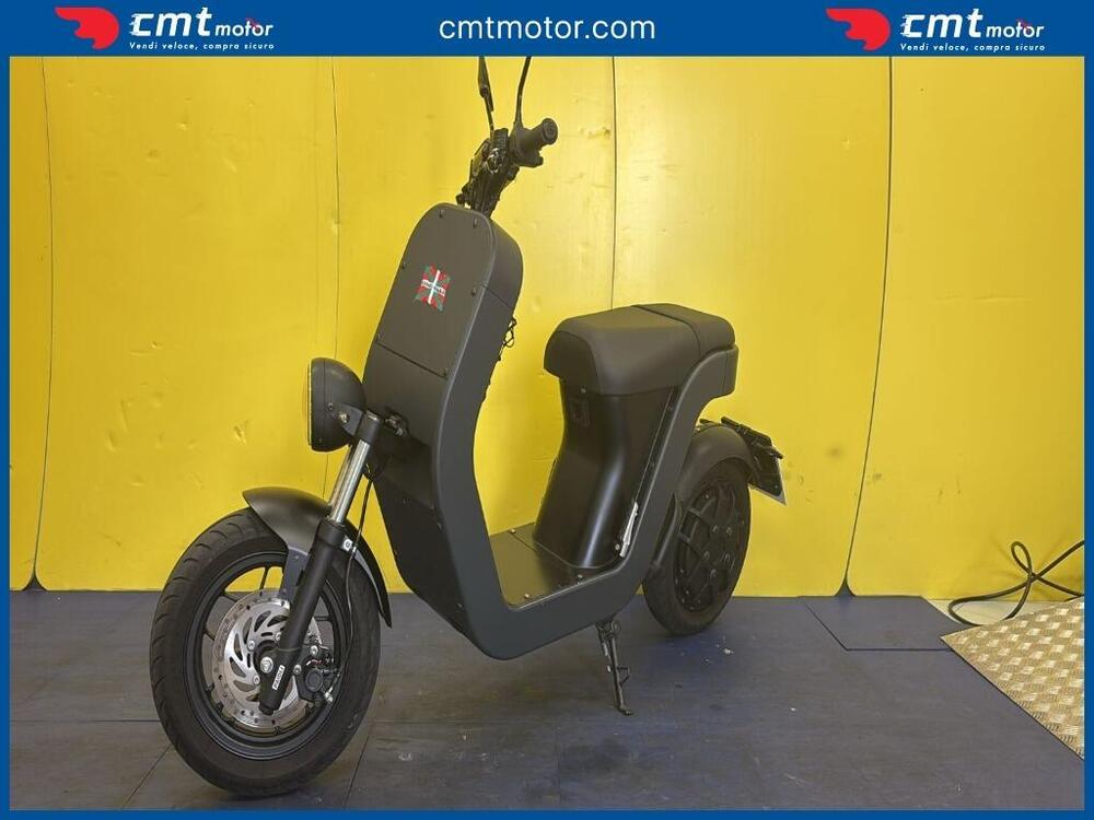 ME ME (2017 - 22) (2)