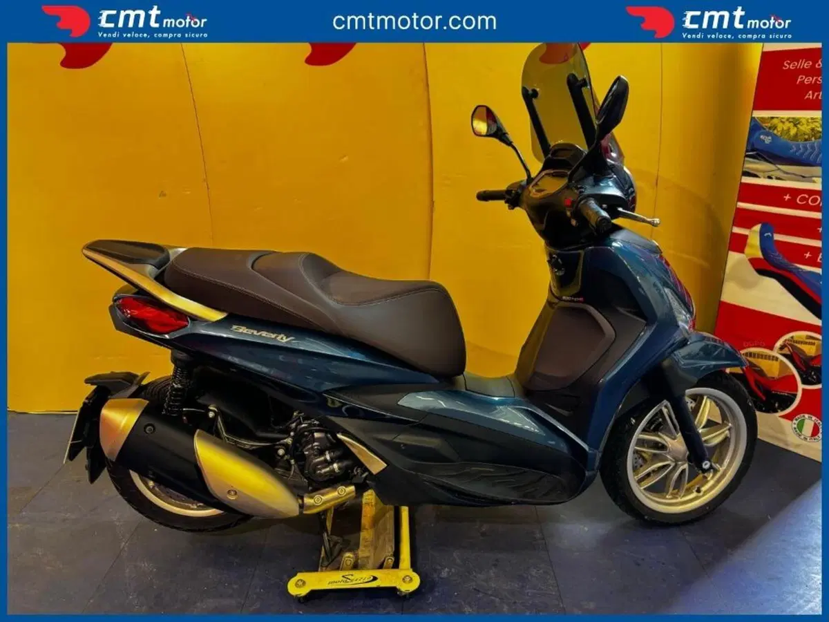 Piaggio Beverly 300 Hpe (2021)
