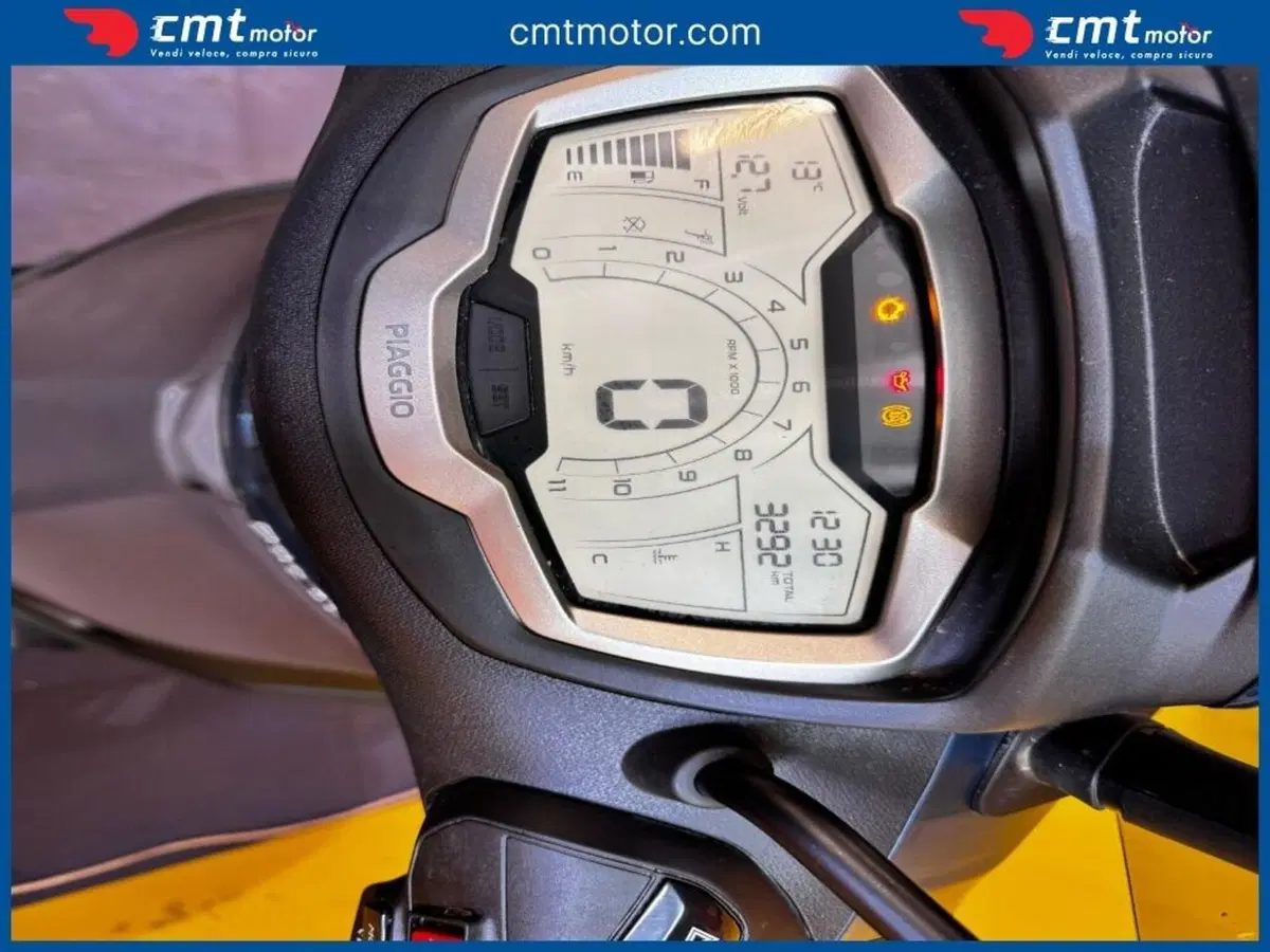Piaggio Beverly 300 Hpe (2021) (5)