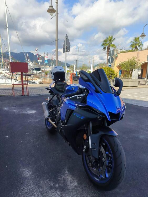 Yamaha YZF R1 (2020 - 25) (4)