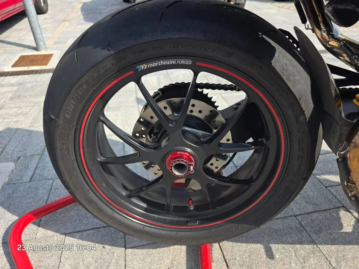 Ducati Hypermotard 1100 S (2007 - 09) (11)