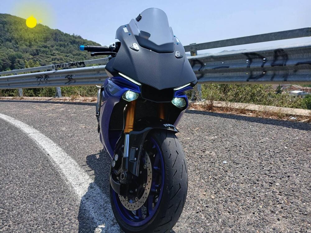 Yamaha YZF R1 (2017 - 19) (4)