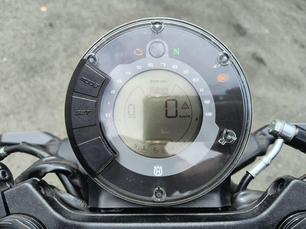 Husqvarna Vitpilen 401 (2021 - 23) (2)