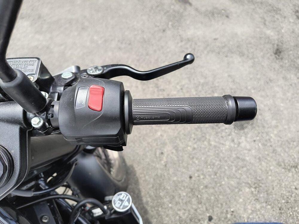 Husqvarna Vitpilen 401 (2021 - 23) (5)