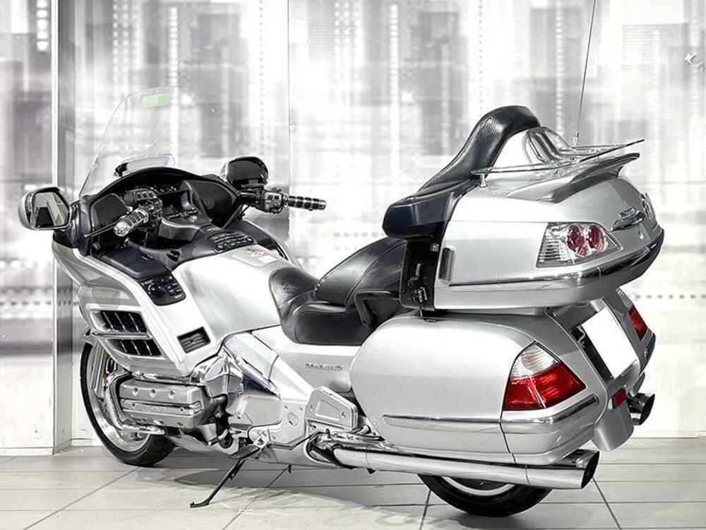 Honda GL 1800 Gold Wing (2006) (2)