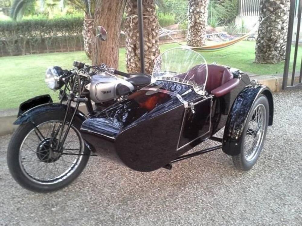 Bsa M20 500 del 1939 con sidecar Swallow